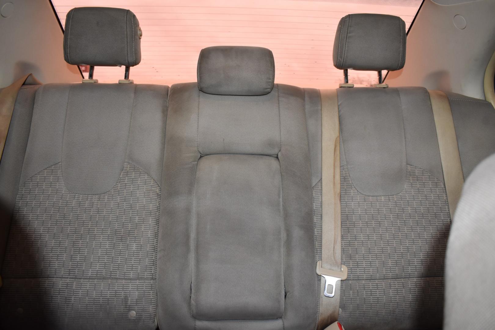 2012 Red /Gray Ford Fusion SE (3FAHP0HA0CR) with an 2.5L L4 DOHC 16V engine, 6 Speed AUTOMATIC transmission, located at 5925 E. BELKNAP ST., HALTOM CITY, TX, 76117, (817) 834-4222, 32.803799, -97.259003 - Photo#18